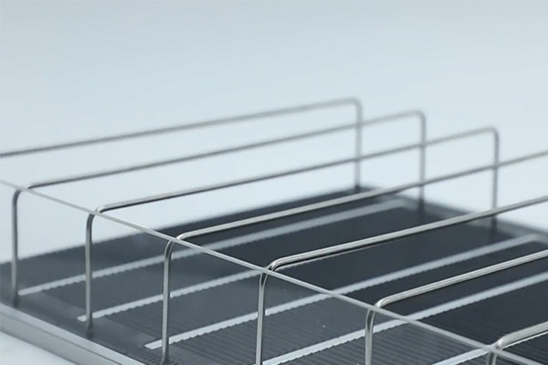 Schwarzes Rollregal aus Aluminium